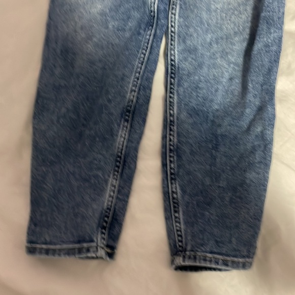 Abercrombie kids high-rise mini mom jeans. Dark blue - Picture 2 of 5